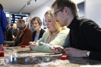 Menschen beim Besuch der 1. IBA-Werkstatt