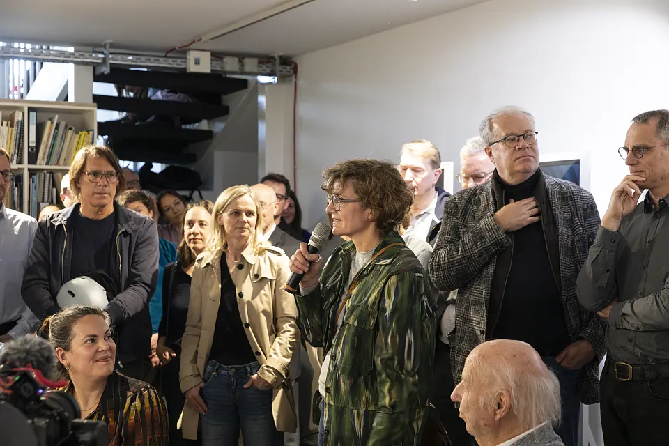 Menschen beim Besuch der 1. IBA-Werkstatt