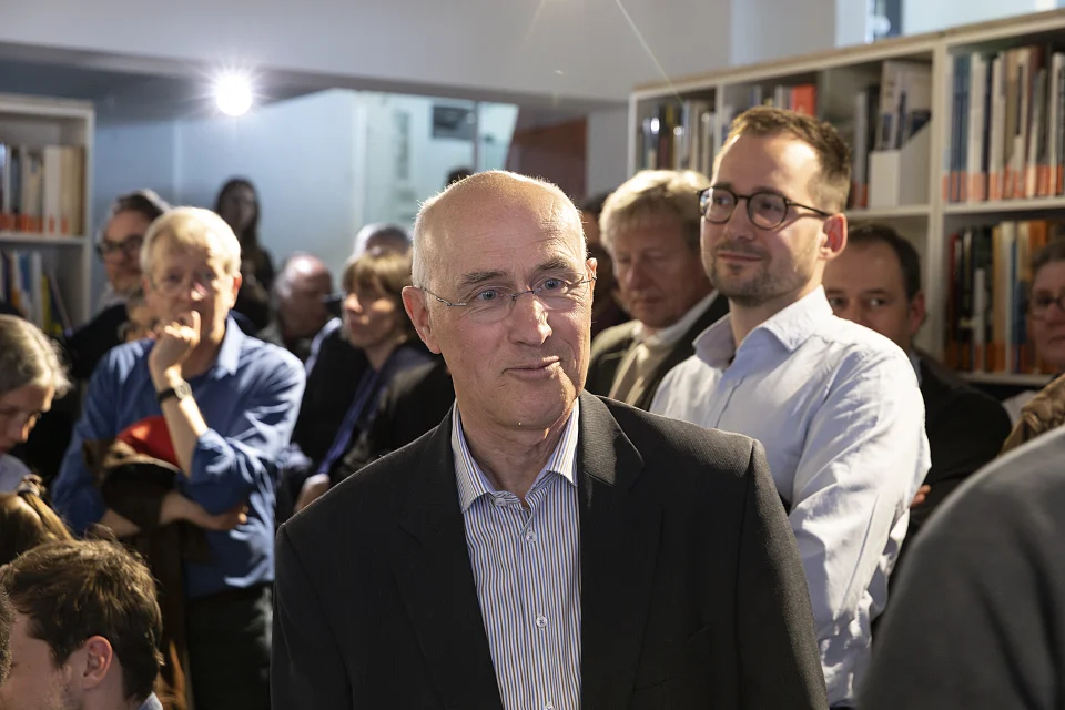 Menschen beim Besuch der 1. IBA-Werkstatt