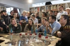 Menschen beim Besuch der 1. IBA-Werkstatt