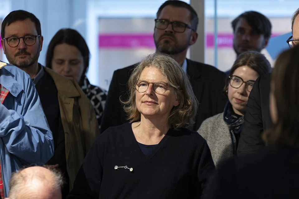 Menschen beim Besuch der 1. IBA-Werkstatt